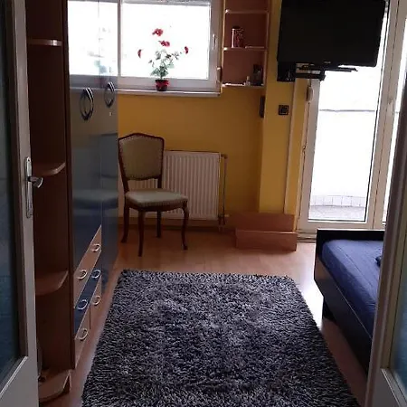 Apartman 015 Live